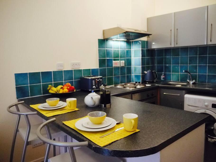 Fabulous Location, One Bedroom West End Flat, Just Off Byres Rd, Close To Sec & Hydro Glasgow Kültér fotó