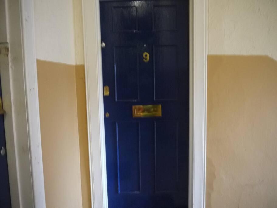 Fabulous Location, One Bedroom West End Flat, Just Off Byres Rd, Close To Sec & Hydro Glasgow Kültér fotó